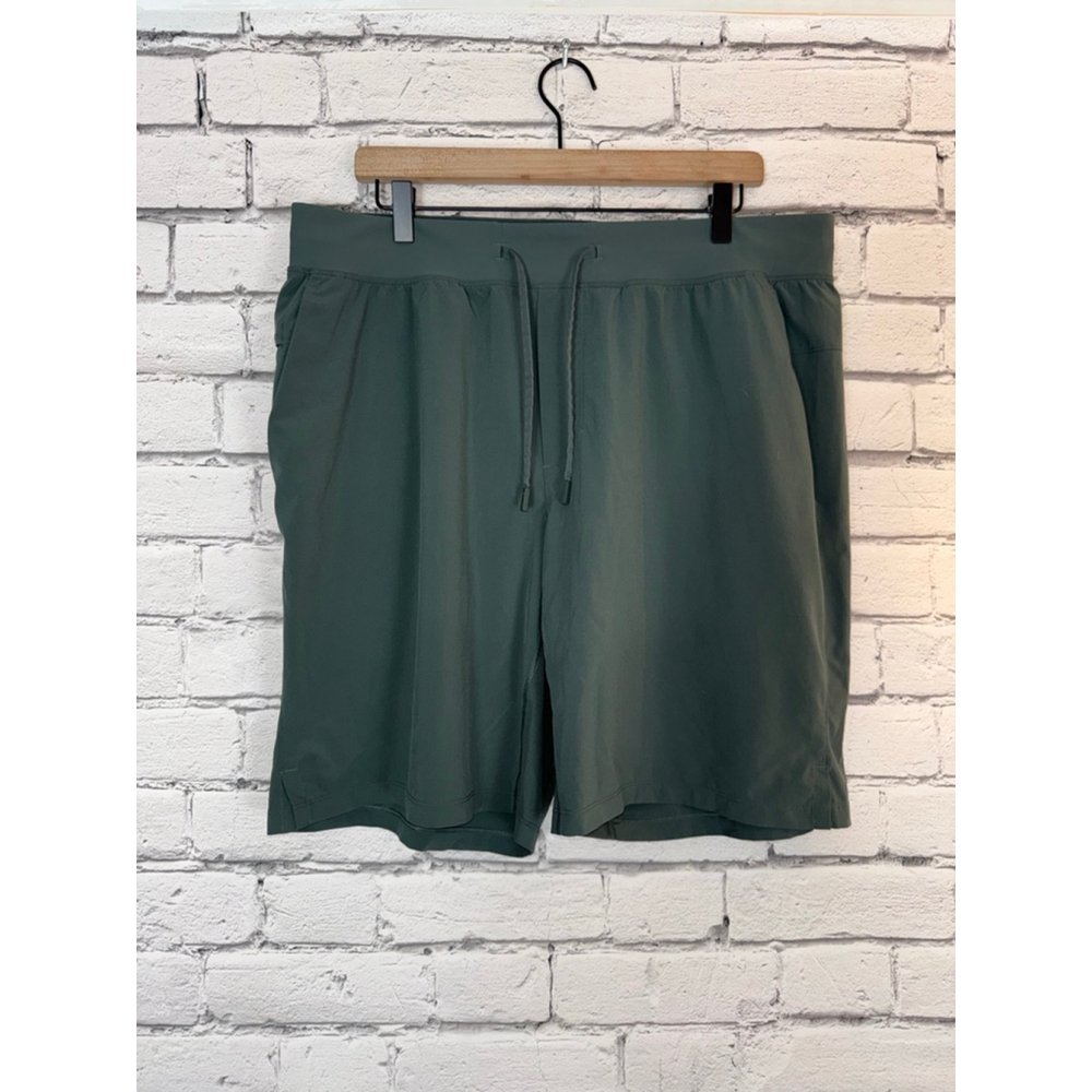 Men Lululemon Athletic Shorts size XXL Green License To Train Shorts 7in Inseam